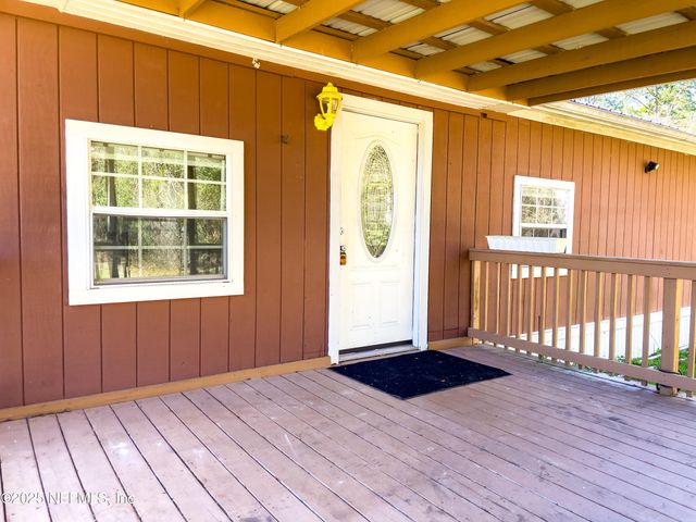 201 BEAVER Lane, Palatka, FL 32177