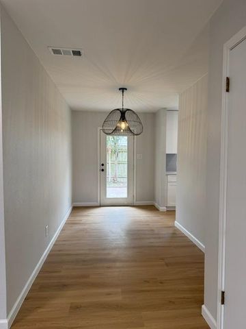 2501 Monitor DR, Austin, TX 78745