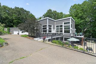 5255 Oak Hill Trail, Commerce Twp, MI 48382