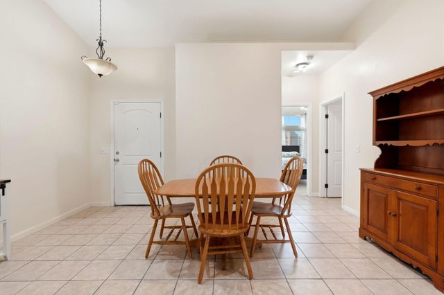 2050 N Charter Oak Court, Visalia, CA 93292