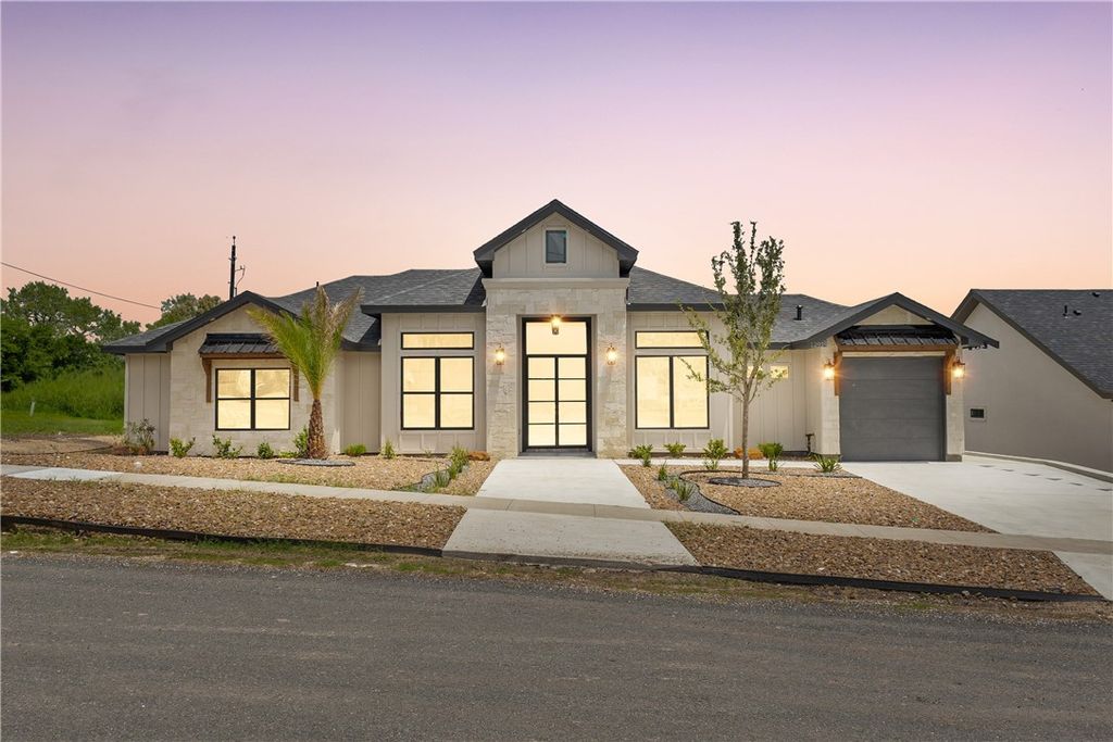 12914 E Redbird Lane, Corpus Christi, TX 78410