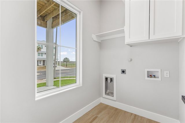129 Frontside Dr, Corpus Christi, TX 78418