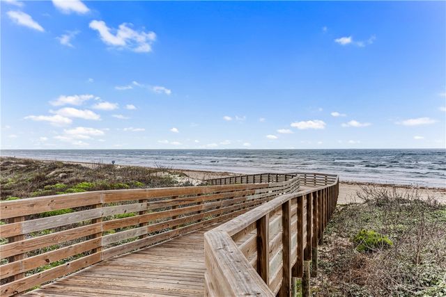 129 Frontside Dr, Corpus Christi, TX 78418