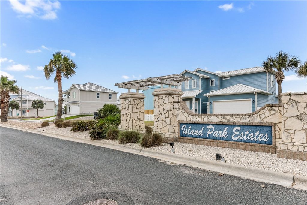129 Frontside Dr, Corpus Christi, TX 78418 — photo 3