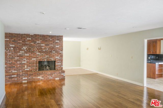 8300 Regis Way, Los Angeles, CA 90045