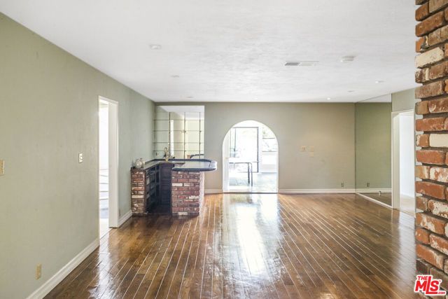 8300 Regis Way, Los Angeles, CA 90045