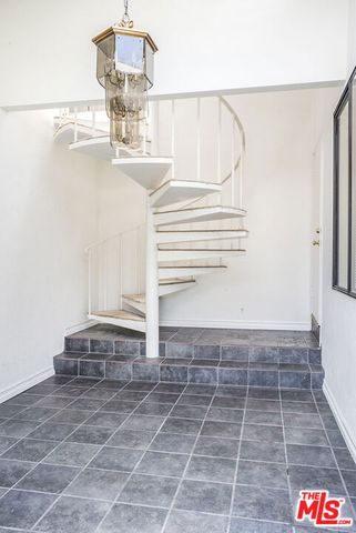 8300 Regis Way, Los Angeles, CA 90045