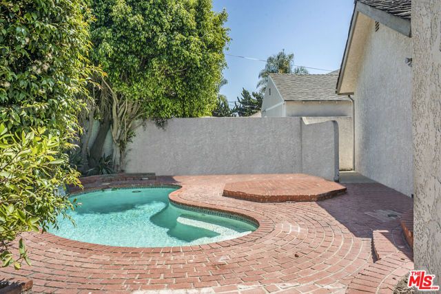 8300 Regis Way, Los Angeles, CA 90045