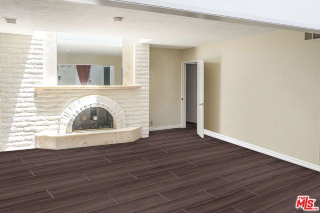 8300 Regis Way, Los Angeles, CA 90045