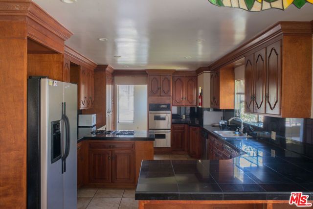 8300 Regis Way, Los Angeles, CA 90045