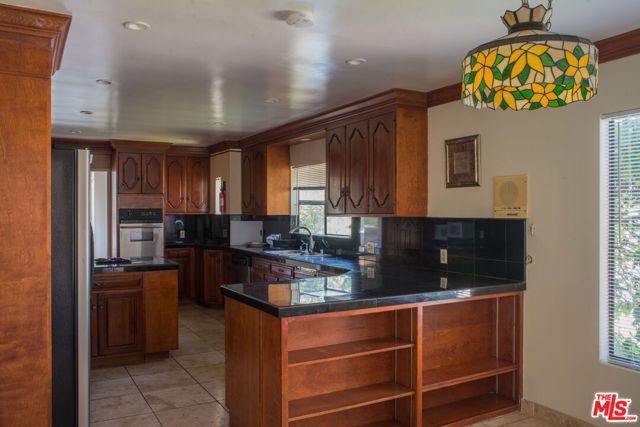 8300 Regis Way, Los Angeles, CA 90045