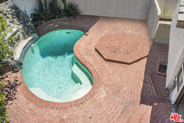 8300 Regis Way, Los Angeles, CA 90045