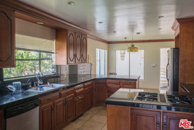 8300 Regis Way, Los Angeles, CA 90045