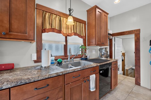 257 Hammond Avenue, Waterloo, IA 50702