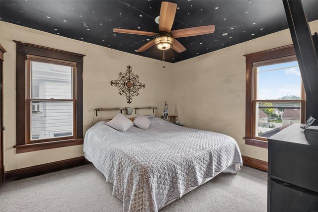 257 Hammond Avenue, Waterloo, IA 50702