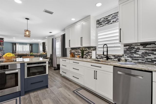 4940 NW 54th St, Coconut Creek, FL 33073