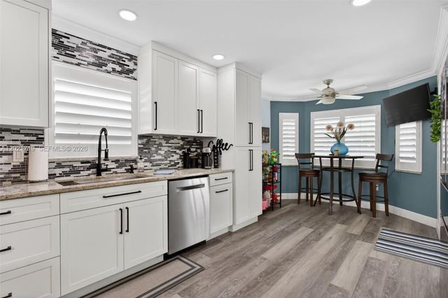 4940 NW 54th St, Coconut Creek, FL 33073