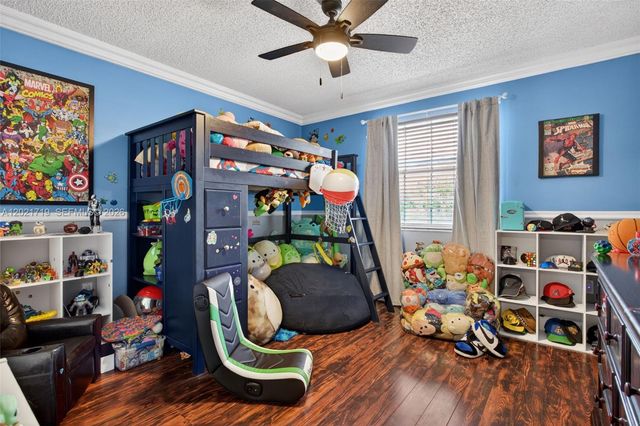 4940 NW 54th St, Coconut Creek, FL 33073