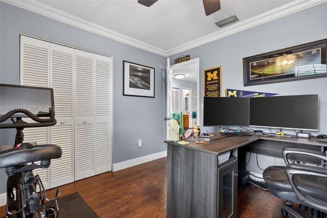 4940 NW 54th St, Coconut Creek, FL 33073