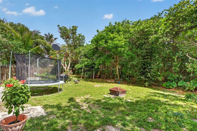 4940 NW 54th St, Coconut Creek, FL 33073
