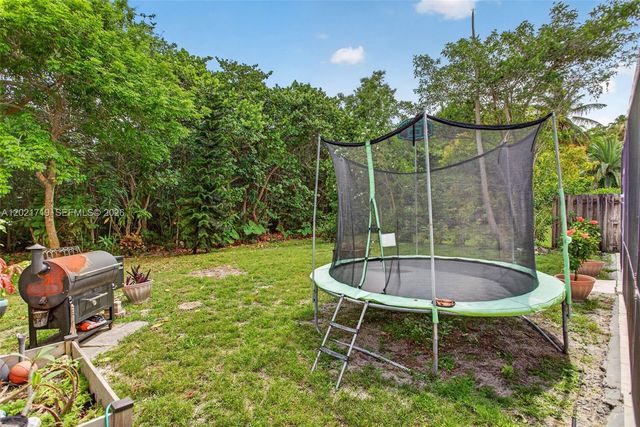 4940 NW 54th St, Coconut Creek, FL 33073