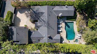 826 Norway Lane, Los Angeles, CA 90049