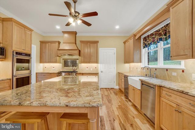 3833 PLEASANT VALLEY RD, York, PA 17406