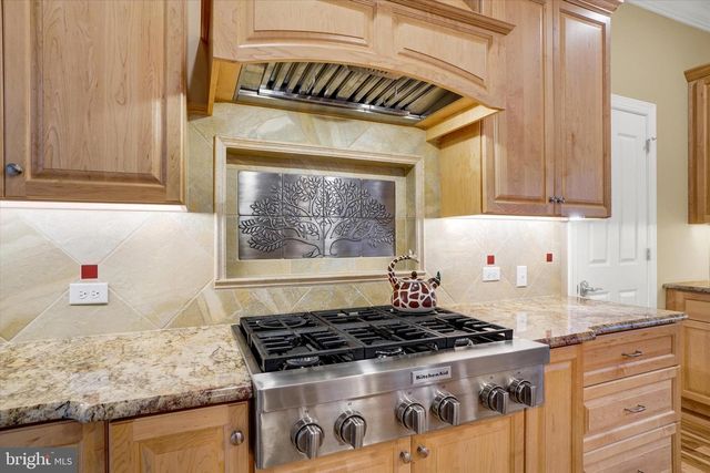 3833 PLEASANT VALLEY RD, York, PA 17406