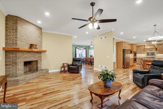 3833 PLEASANT VALLEY RD, York, PA 17406