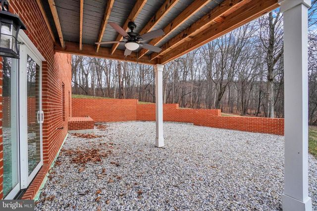 3833 PLEASANT VALLEY RD, York, PA 17406