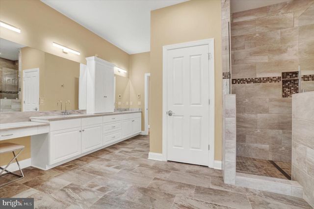 3833 PLEASANT VALLEY RD, York, PA 17406