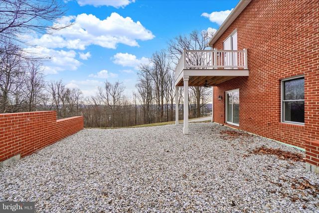 3833 PLEASANT VALLEY RD, York, PA 17406