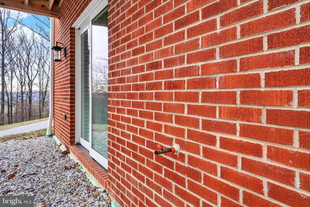 3833 PLEASANT VALLEY RD, York, PA 17406