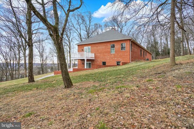 3833 PLEASANT VALLEY RD, York, PA 17406