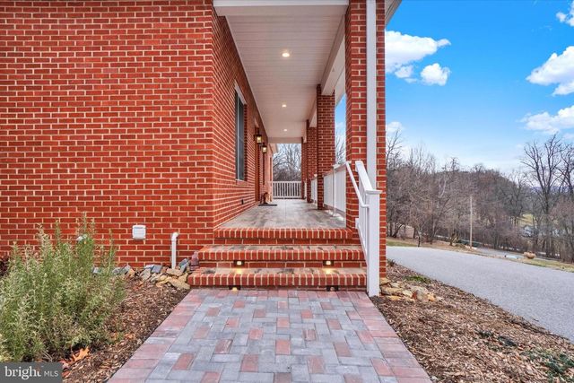 3833 PLEASANT VALLEY RD, York, PA 17406