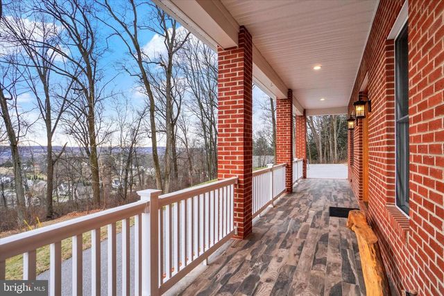 3833 PLEASANT VALLEY RD, York, PA 17406