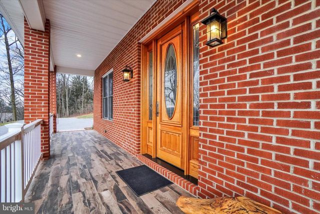 3833 PLEASANT VALLEY RD, York, PA 17406