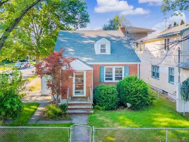 850 Washington Street, Franklin Square, NY 11010
