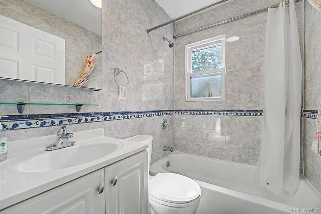 850 Washington Street, Franklin Square, NY 11010
