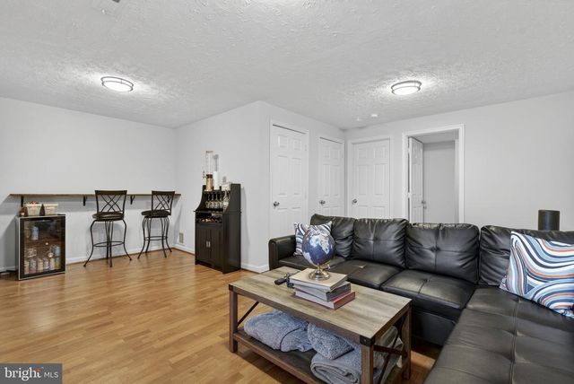 805 SMARTTS LN NE, Leesburg, VA 20176