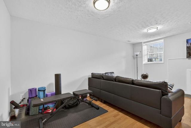 805 SMARTTS LN NE, Leesburg, VA 20176