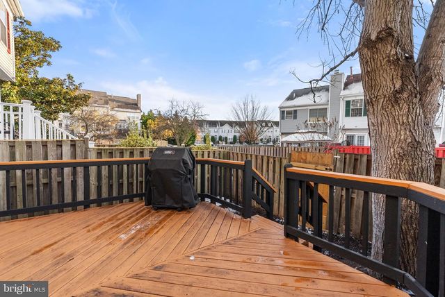 805 SMARTTS LN NE, Leesburg, VA 20176