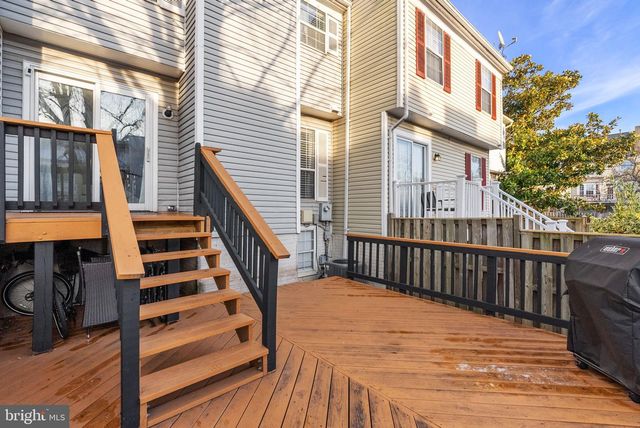 805 SMARTTS LN NE, Leesburg, VA 20176