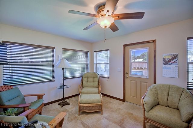 946 Grey Fox Avenue, Sebring, FL 33875