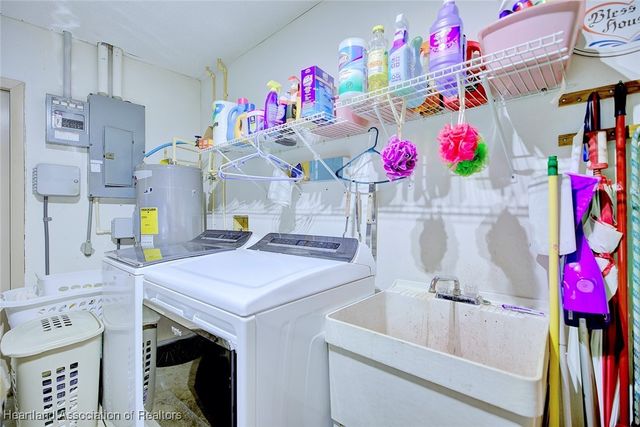 946 Grey Fox Avenue, Sebring, FL 33875