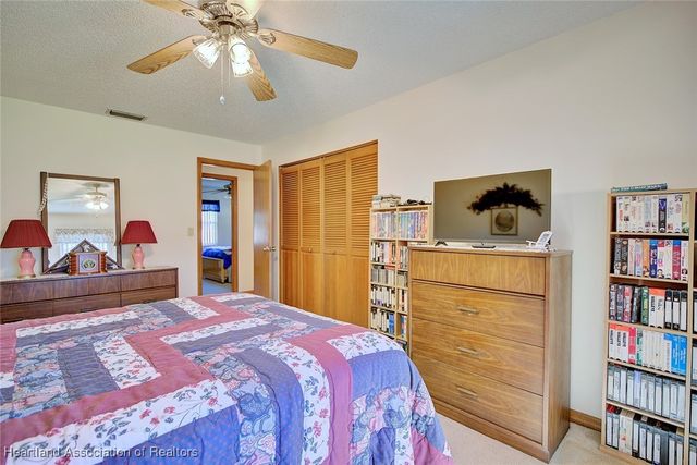 946 Grey Fox Avenue, Sebring, FL 33875