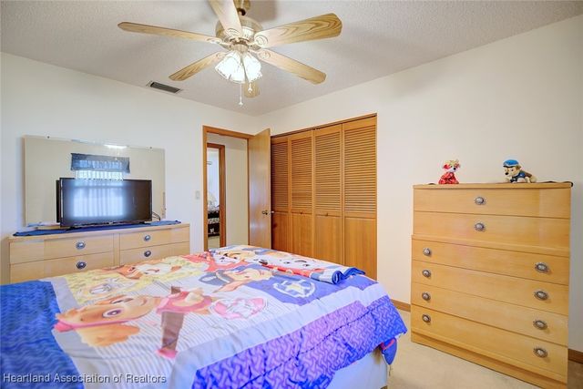 946 Grey Fox Avenue, Sebring, FL 33875