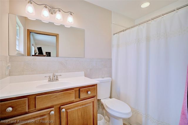 946 Grey Fox Avenue, Sebring, FL 33875