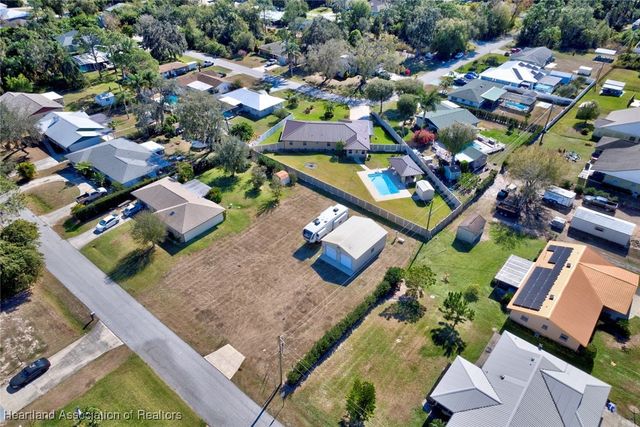 946 Grey Fox Avenue, Sebring, FL 33875