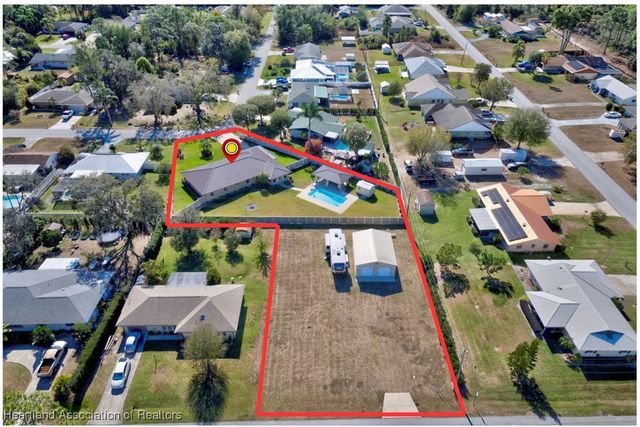 946 Grey Fox Avenue, Sebring, FL 33875